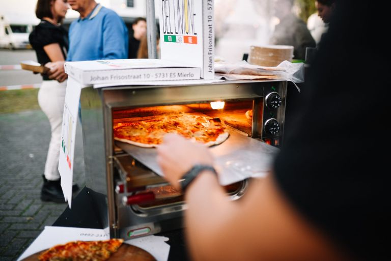 fe395f2f-7834-4a53-89df-50453902309b